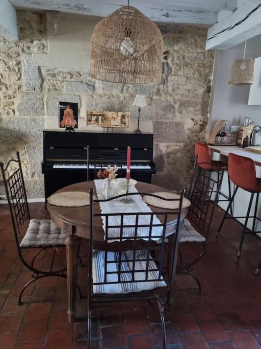 Charmante Maison Ancienne Avec Cour Alençon Exterior foto